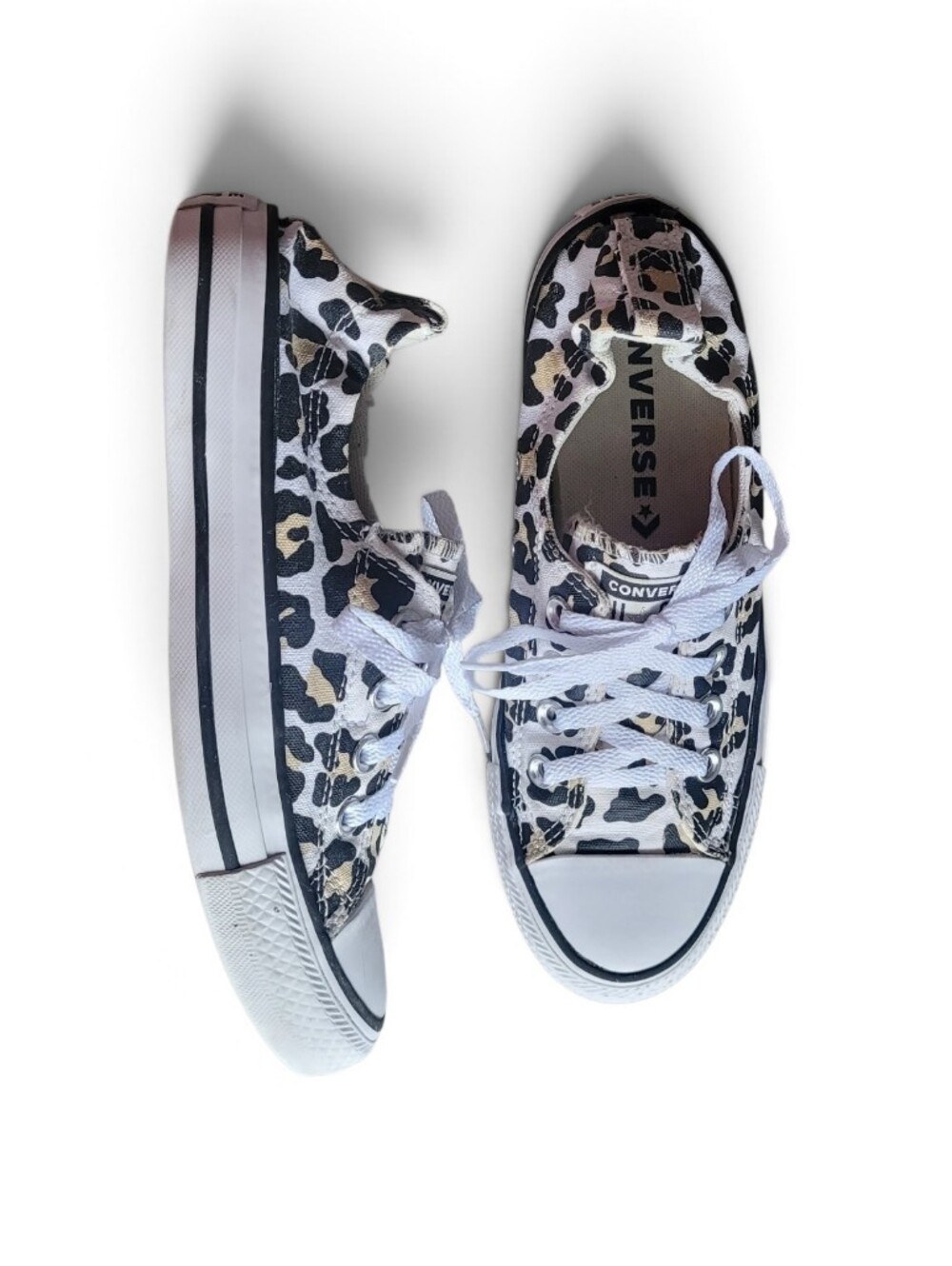 Converse Low Top Sneakers in Black & White Leopard